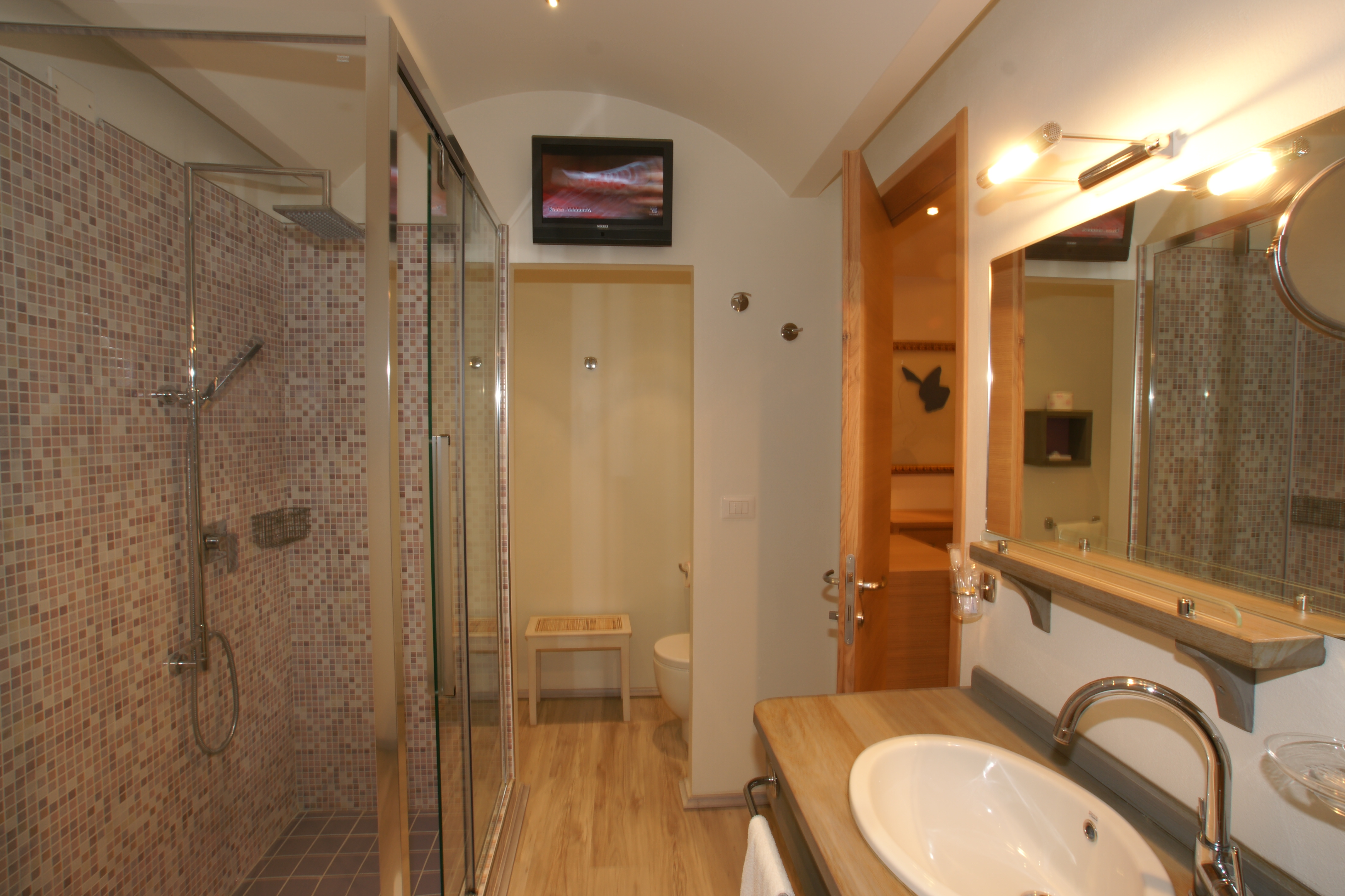 bagno junior suite hotel saraceno 4 stelle milano marittima