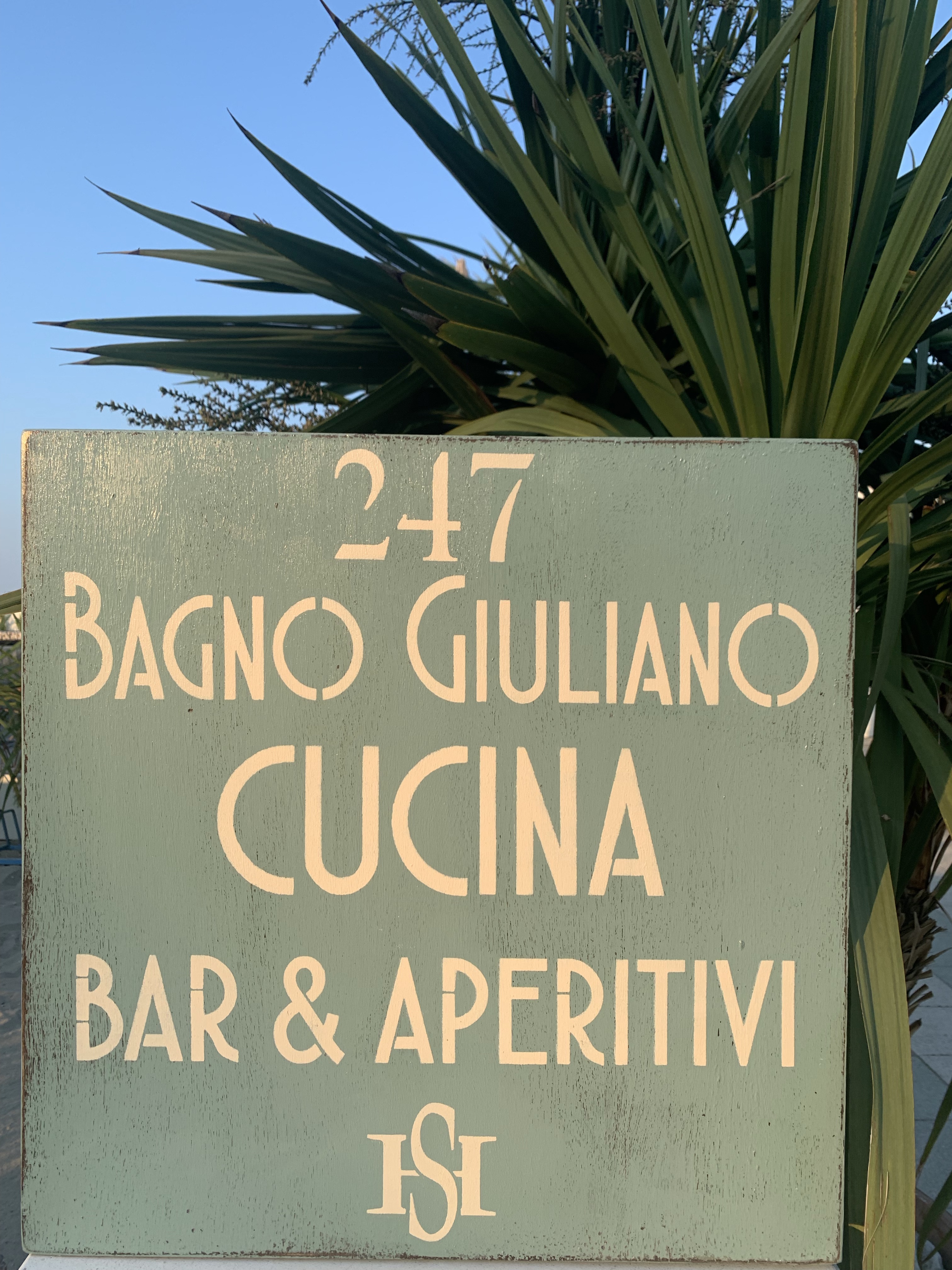 bagno giuliano247 sul lungomare di milano marittima cucina bar e aperitivi sulla spiaggia