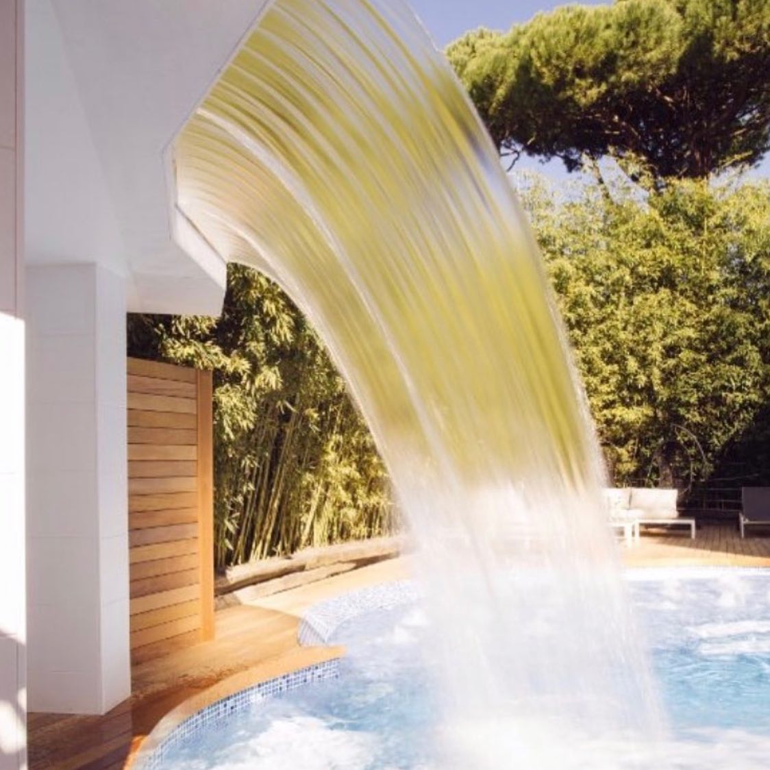 cascata piscina riscaldata al sale marino hotel saraceno milano marittima