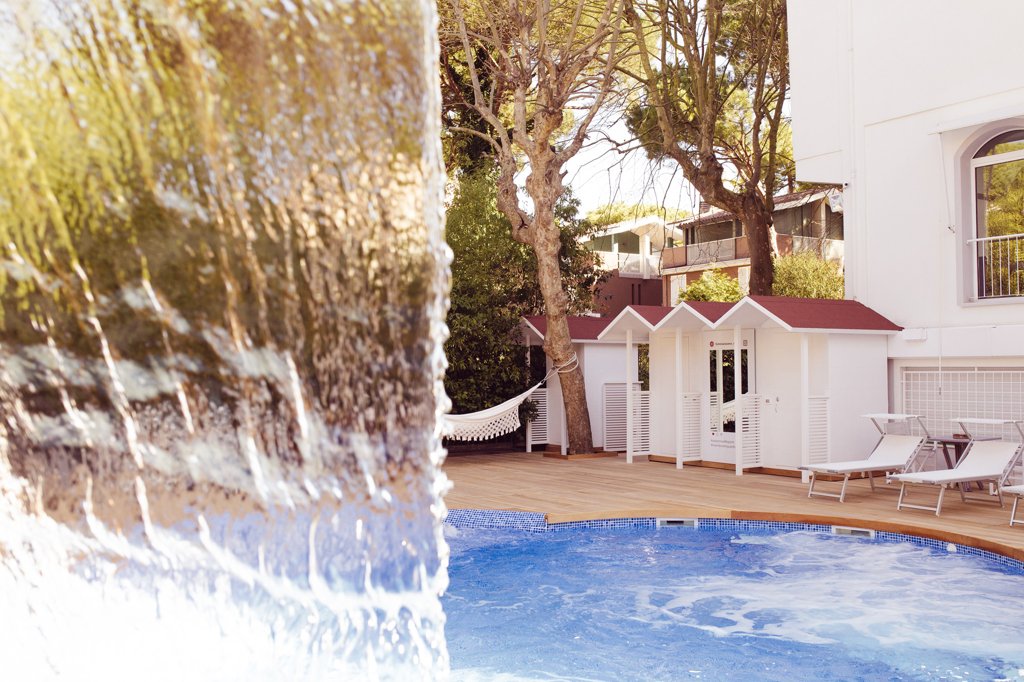 hotel saraceno 4 stelle milano marittima piscina con cascata emozionale