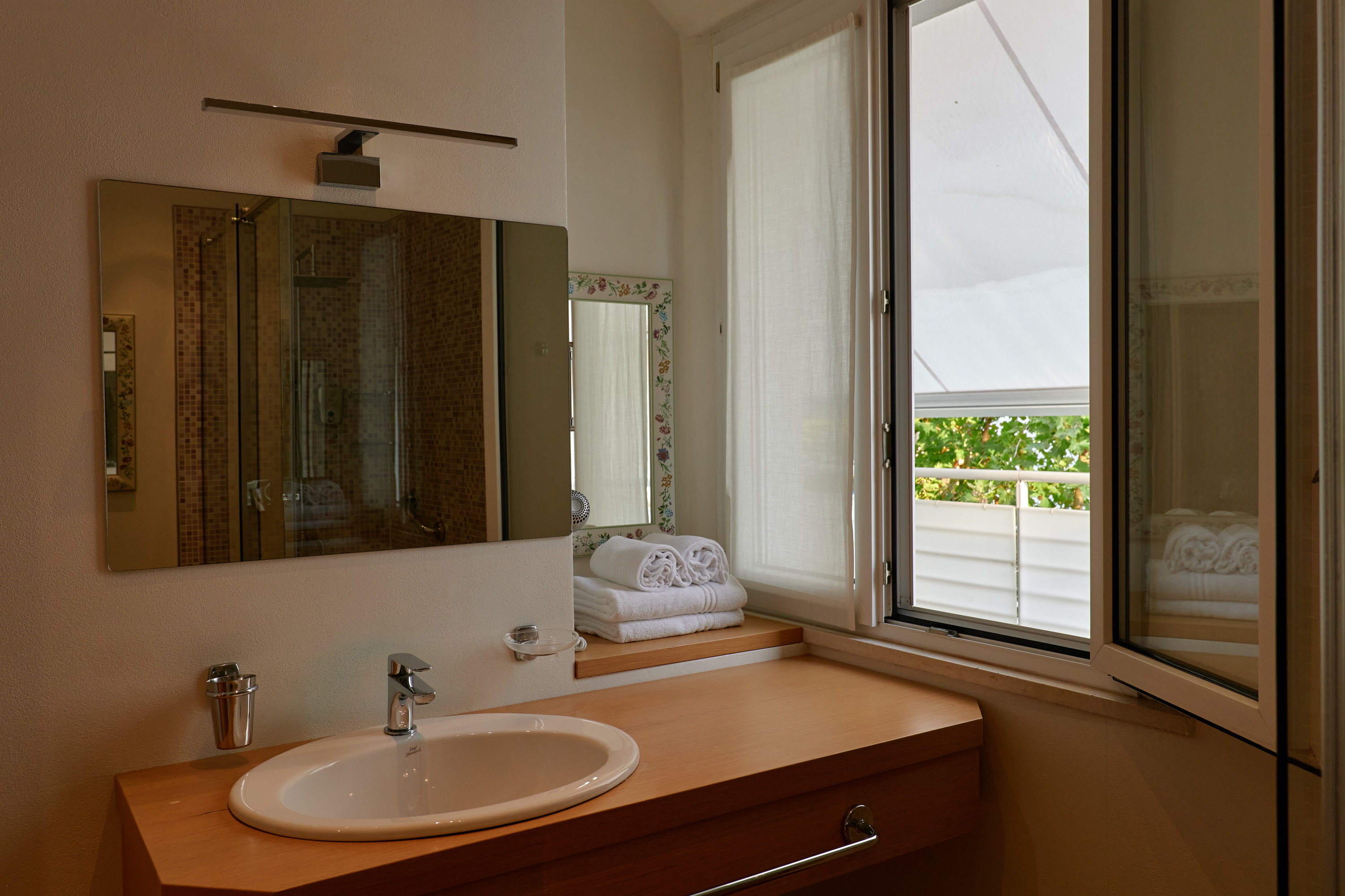 hotel saraceno milano marittima junior suite cabina armadio